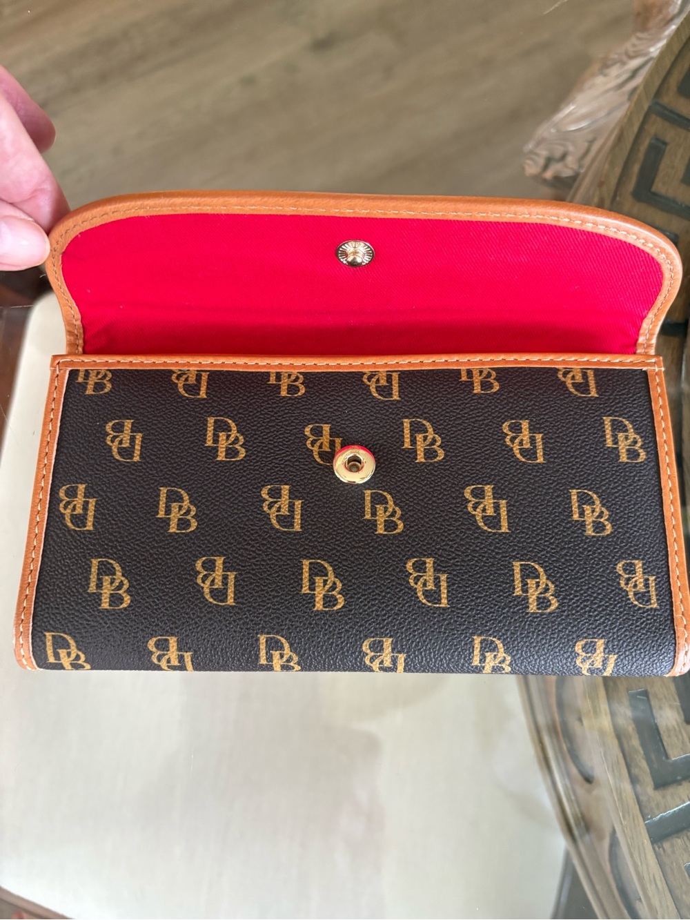 🤎🤎DOONEY & BOURKE BLAKELY CONTINENTAL SIGNATURE MONOGRAM WALLET! 🤎🤎 - Picture 5 of 7